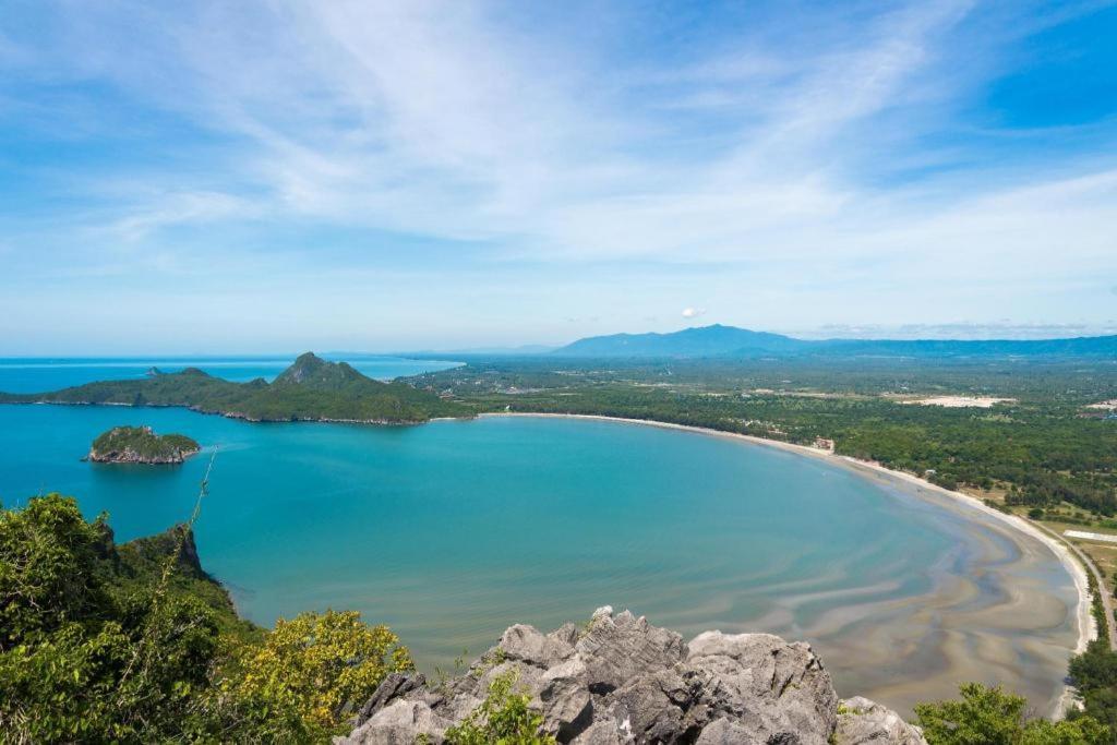 Prachuap Grand Hotel Prachuap Khiri Khan Buitenkant foto
